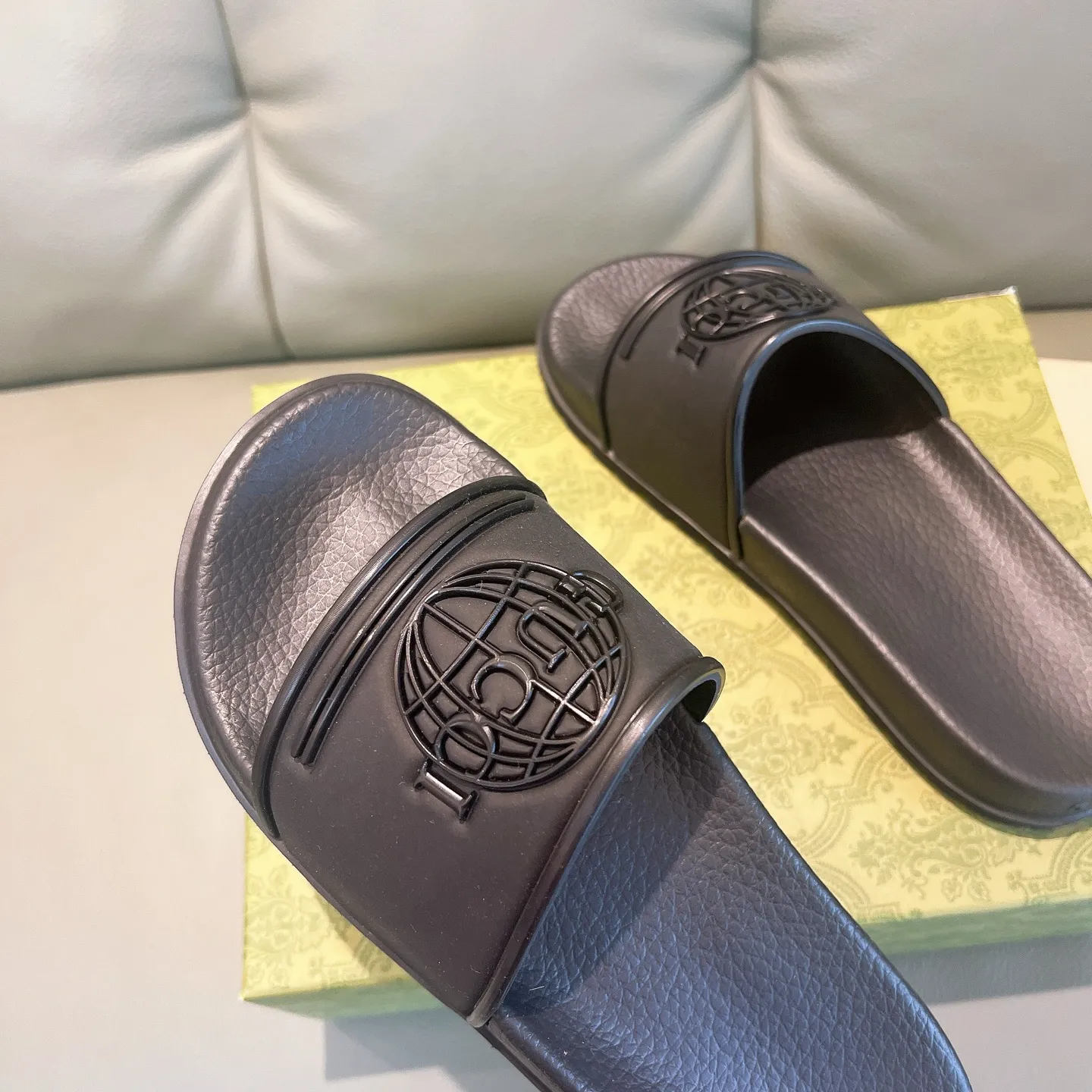 Men's Men's Shoes 130🐮🐮Gucci Gucci Slippers Gucci 2024 latest beach sandals slippers Original molding double G LOGO Original molding consistent Outsole: Men's Men's Shoes u double-layer outsole Size: 35-46